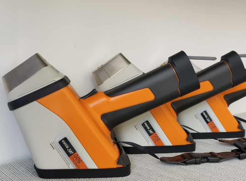 handheld alloy tester